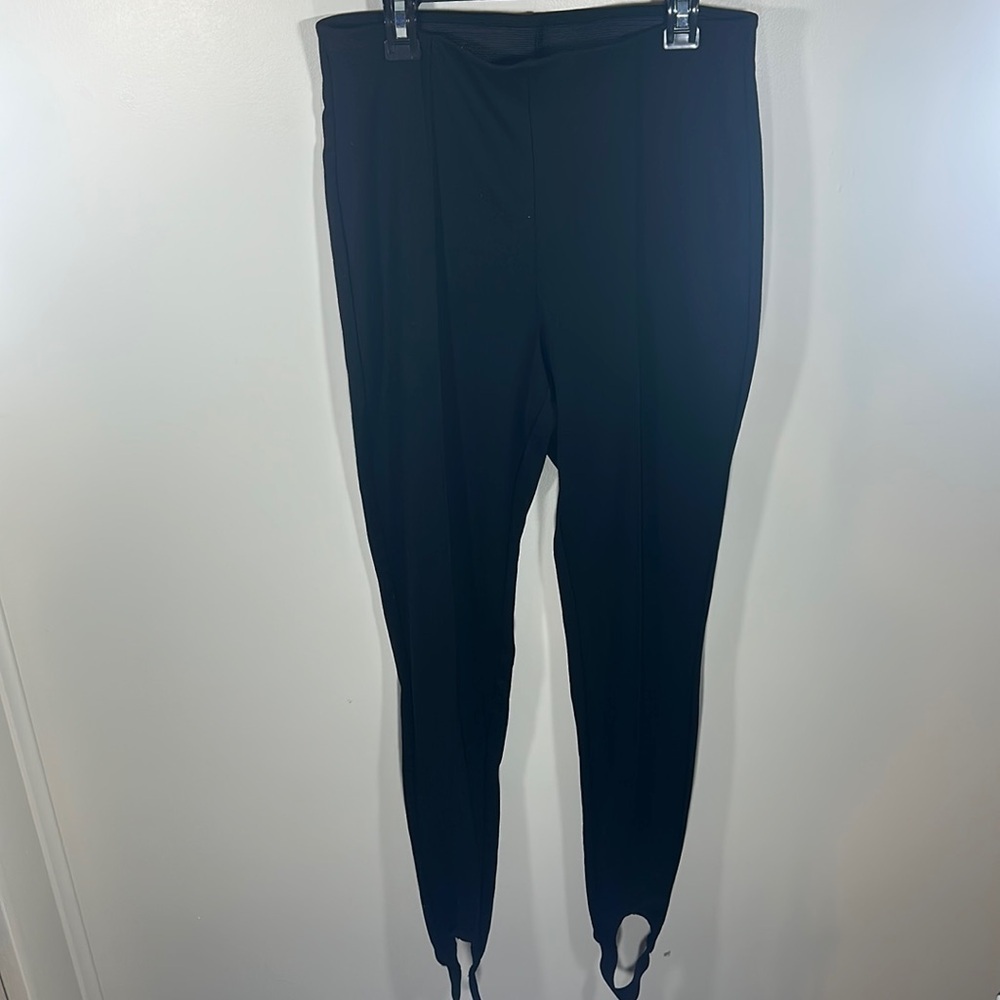 H&M Woman's Size Medium Black Pant Slacks Heel Foot Strap Stirrup Leggings